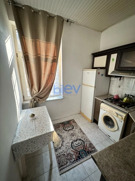 Aylıq Kirayə 2 otaqlı Köhnə Tikili bina evi  68m², Bakı