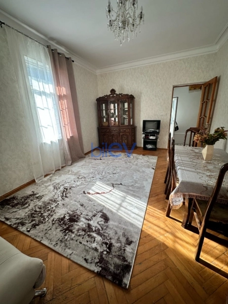 Aylıq Kirayə 2 otaqlı Köhnə Tikili bina evi  68m², Bakı