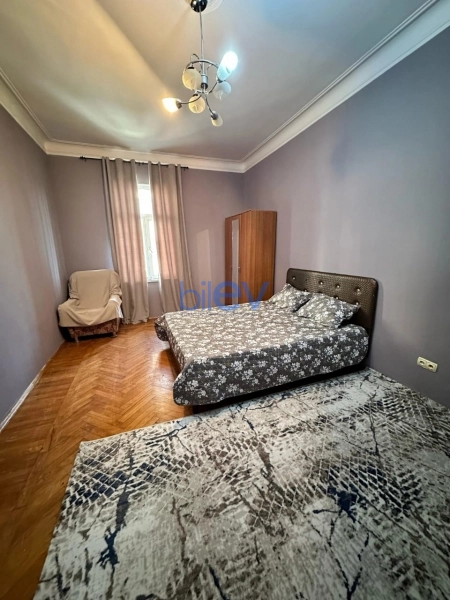 Aylıq Kirayə 2 otaqlı Köhnə Tikili bina evi  68m², Bakı