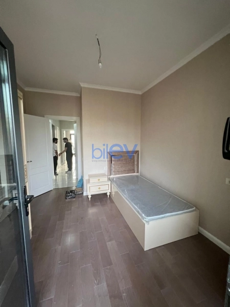 Aylıq Kirayə 3 otaqlı Yeni Tikili bina evi  120m², Bakı