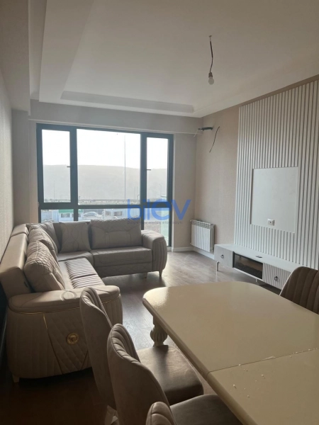 Aylıq Kirayə 3 otaqlı Yeni Tikili bina evi  120m², Bakı