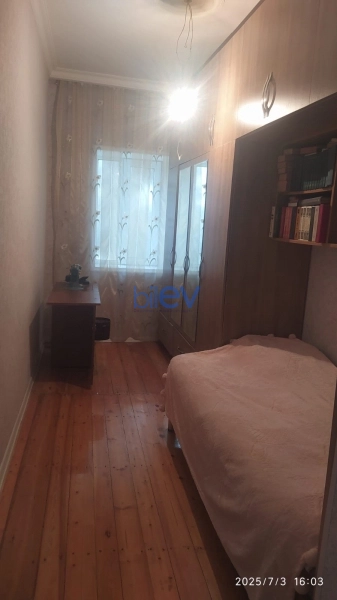 Satış 4 otaqlı Köhnə Tikili bina evi  85m², Bakı