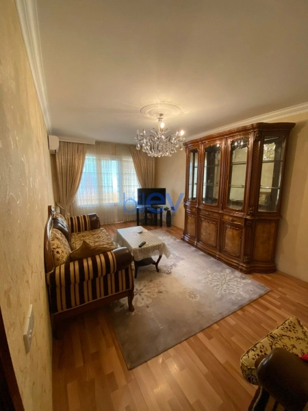 Aylıq Kirayə 3 otaqlı Köhnə Tikili bina evi  67m², Bakı