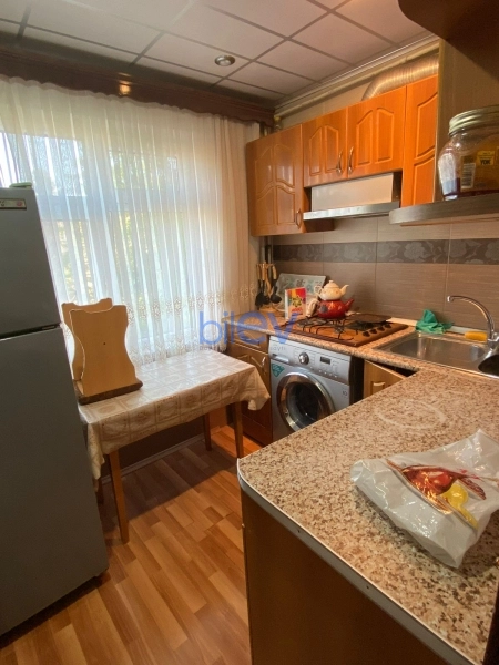 Aylıq Kirayə 3 otaqlı Köhnə Tikili bina evi  67m², Bakı