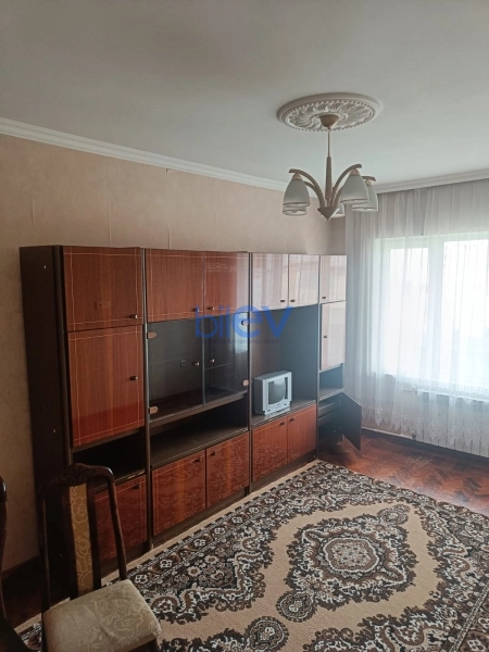 Aylıq Kirayə 3 otaqlı Köhnə Tikili bina evi  81m², Bakı