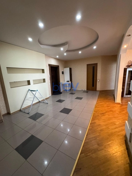 Aylıq Kirayə 3 otaqlı Həyət evi  180m², Bakı