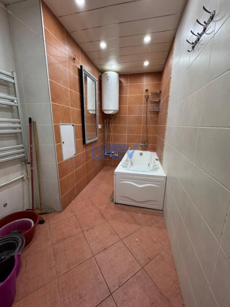 Aylıq Kirayə 3 otaqlı Həyət evi  180m², Bakı