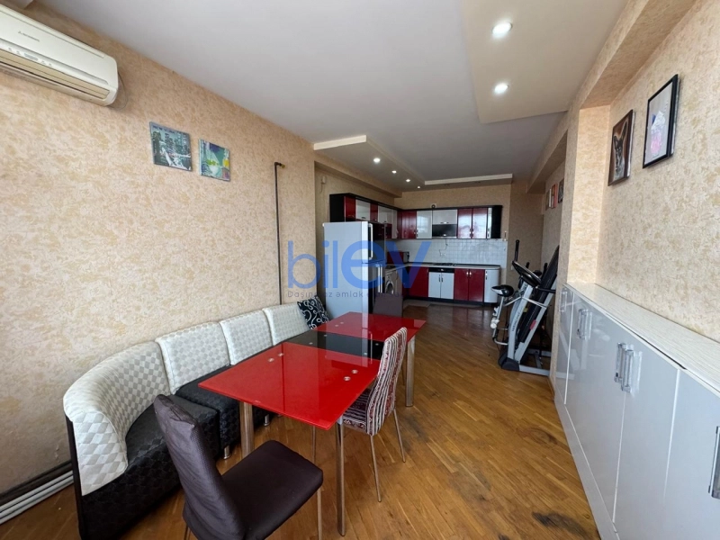 Aylıq Kirayə 3 otaqlı Həyət evi  180m², Bakı