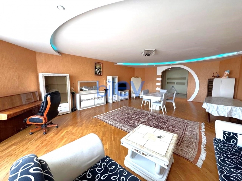 Aylıq Kirayə 3 otaqlı Həyət evi  180m², Bakı