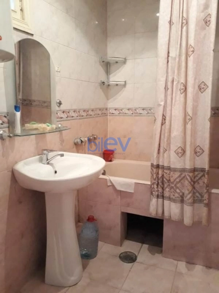 Satış 5 otaqlı Köhnə Tikili bina evi  130m², Bakı
