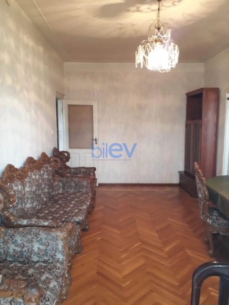 Satış 5 otaqlı Köhnə Tikili bina evi  130m², Bakı