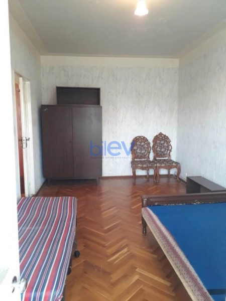Satış 5 otaqlı Köhnə Tikili bina evi  130m², Bakı