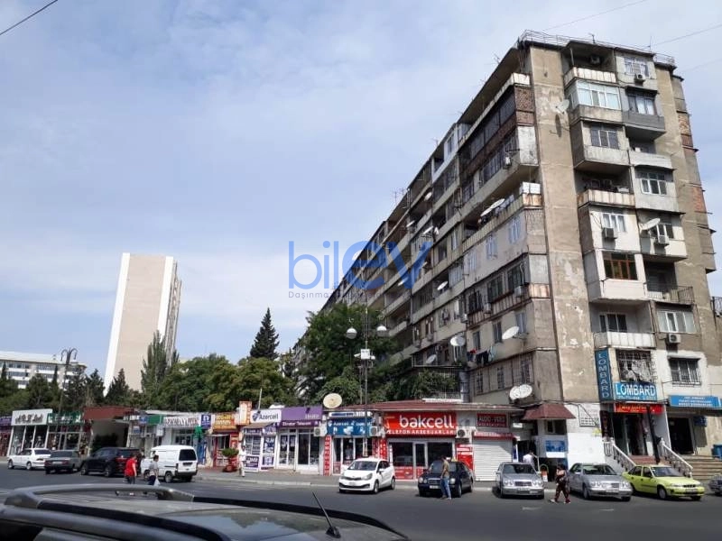 Satış 5 otaqlı Köhnə Tikili bina evi  130m², Bakı