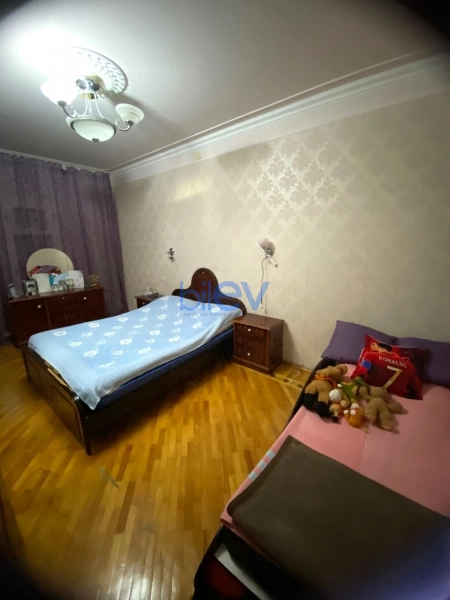 Satış 3 otaqlı Köhnə Tikili bina evi  80m², Bakı