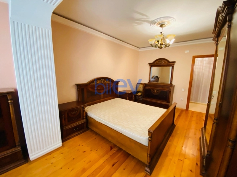 Aylıq Kirayə 3 otaqlı Köhnə Tikili bina evi  90m², Bakı