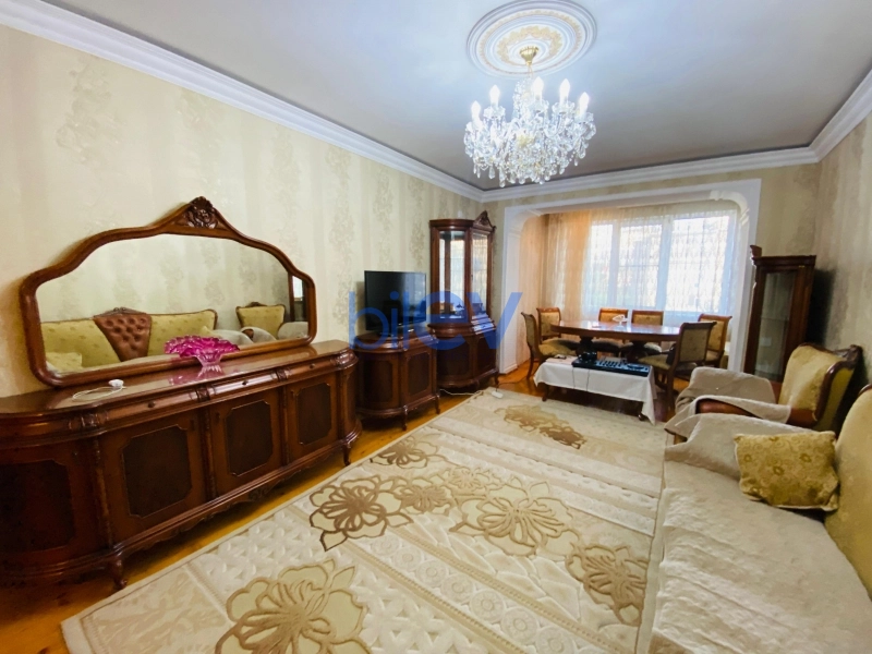 Aylıq Kirayə 3 otaqlı Köhnə Tikili bina evi  90m², Bakı