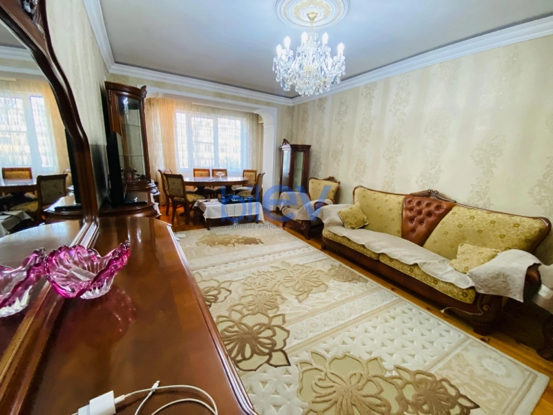 Aylıq Kirayə 3 otaqlı Köhnə Tikili bina evi  90m², Bakı