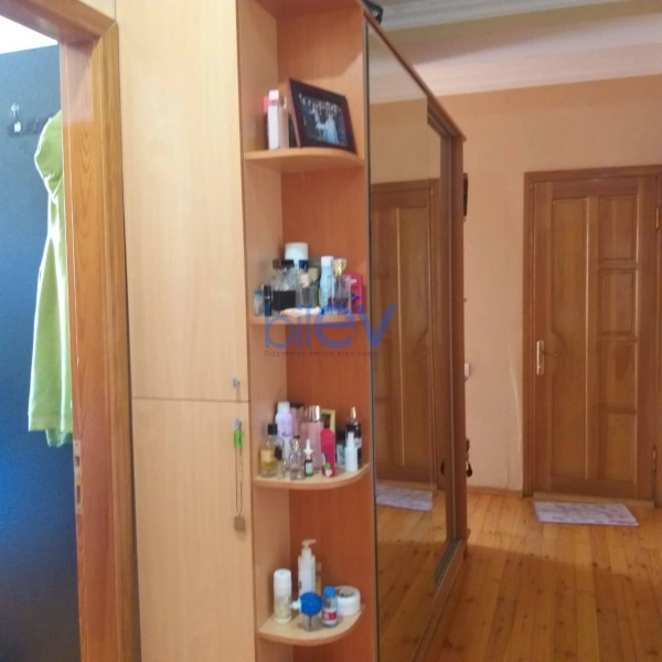 Aylıq Kirayə 3 otaqlı Yeni Tikili bina evi  75m², Bakı