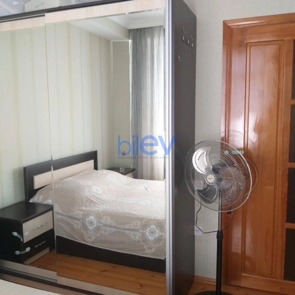 Aylıq Kirayə 3 otaqlı Yeni Tikili bina evi  75m², Bakı