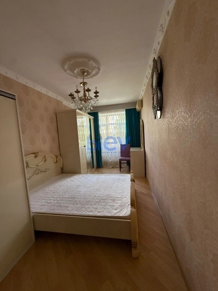 Aylıq Kirayə 3 otaqlı Köhnə Tikili bina evi  70m², Bakı