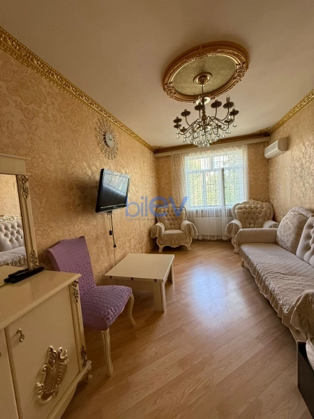 Aylıq Kirayə 3 otaqlı Köhnə Tikili bina evi  70m², Bakı