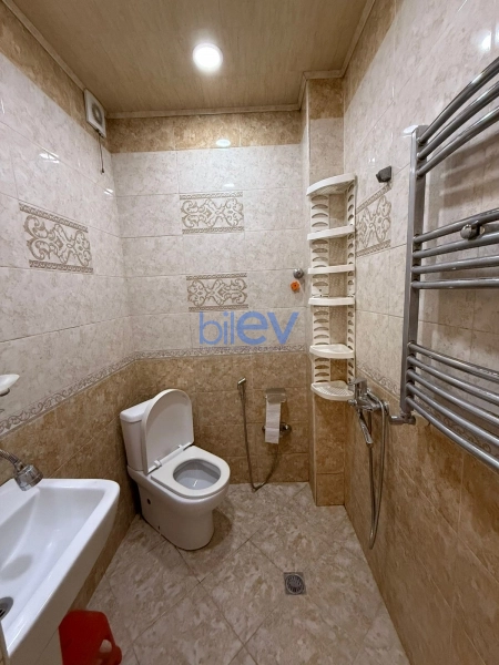 Aylıq Kirayə 3 otaqlı Köhnə Tikili bina evi  70m², Bakı