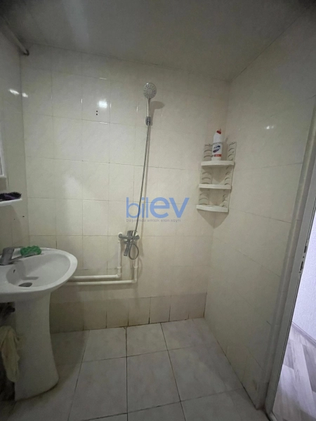 Aylıq Kirayə 1 otaqlı Köhnə Tikili bina evi  40m², Bakı