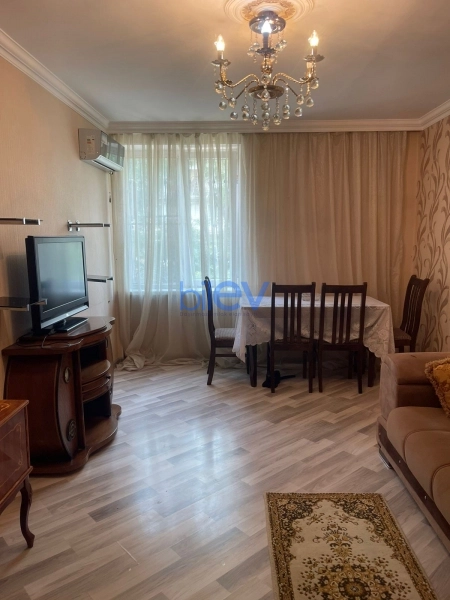 Aylıq Kirayə 1 otaqlı Köhnə Tikili bina evi  40m², Bakı