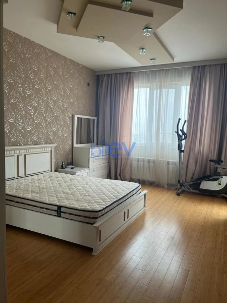 Aylıq Kirayə 3 otaqlı Yeni Tikili bina evi  130m², Bakı