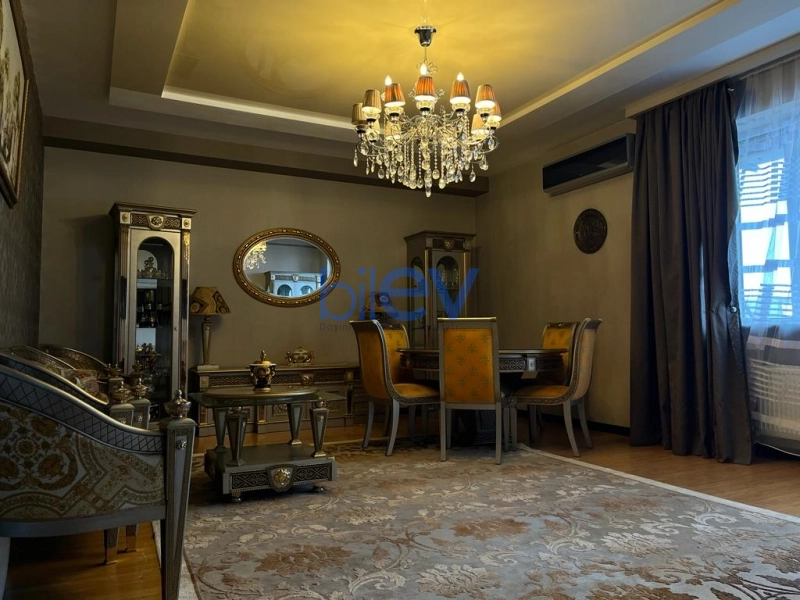 Aylıq Kirayə 3 otaqlı Yeni Tikili bina evi  130m², Bakı