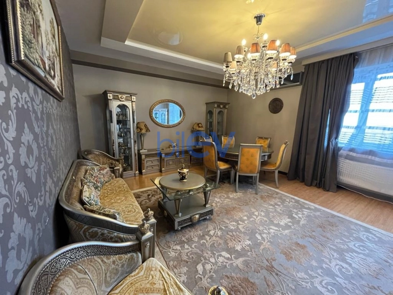 Aylıq Kirayə 3 otaqlı Yeni Tikili bina evi  130m², Bakı