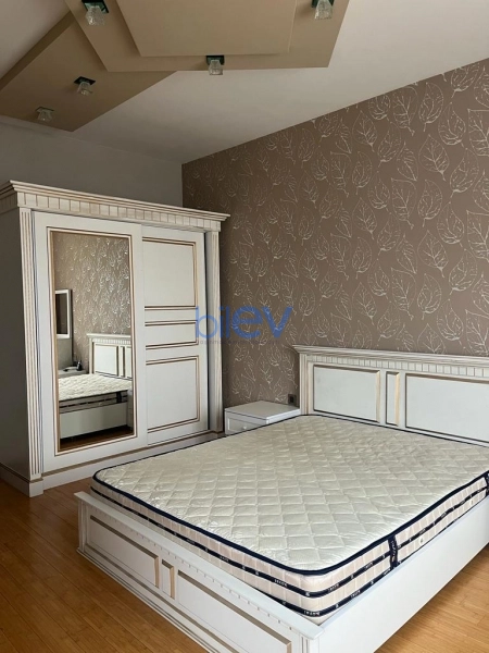 Aylıq Kirayə 3 otaqlı Yeni Tikili bina evi  130m², Bakı