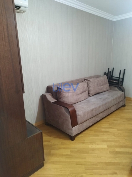 Aylıq Kirayə 2 otaqlı Köhnə Tikili bina evi  60m², Bakı