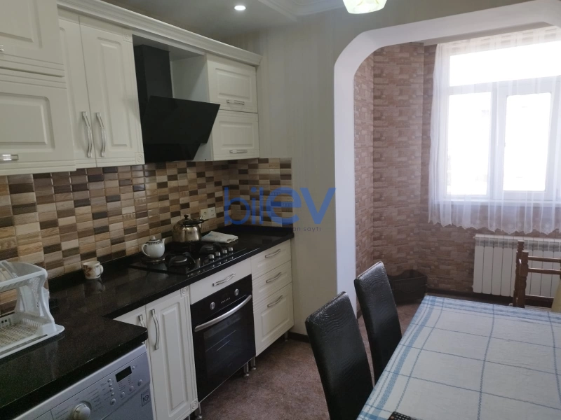 Aylıq Kirayə 2 otaqlı Köhnə Tikili bina evi  60m², Bakı