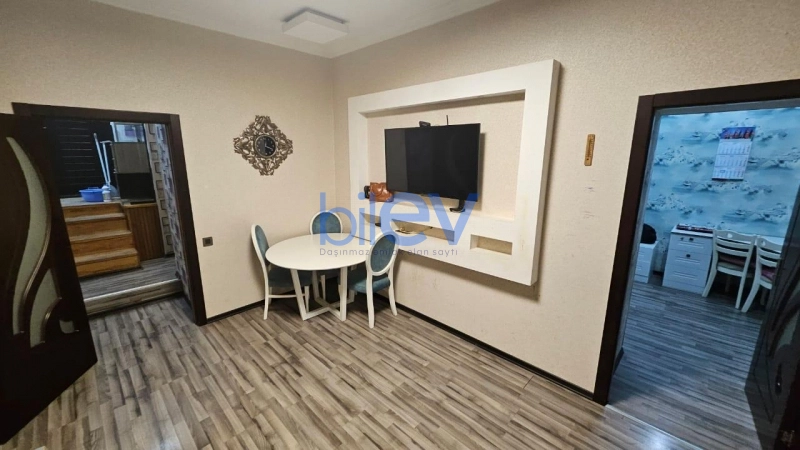 Aylıq Kirayə 3 otaqlı Köhnə Tikili bina evi  77m², Bakı