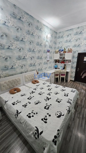 Aylıq Kirayə 3 otaqlı Köhnə Tikili bina evi  77m², Bakı