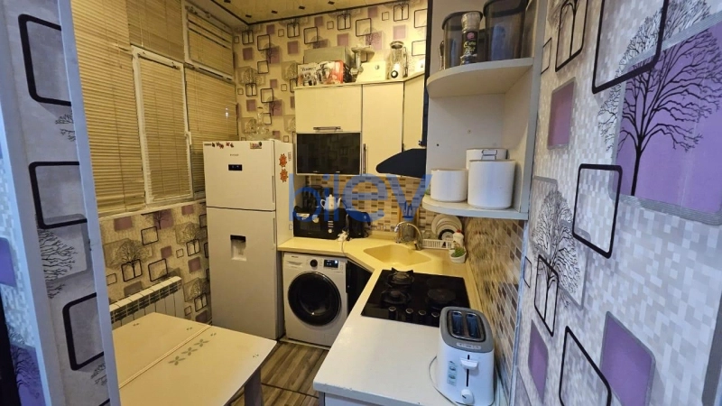 Aylıq Kirayə 3 otaqlı Köhnə Tikili bina evi  77m², Bakı