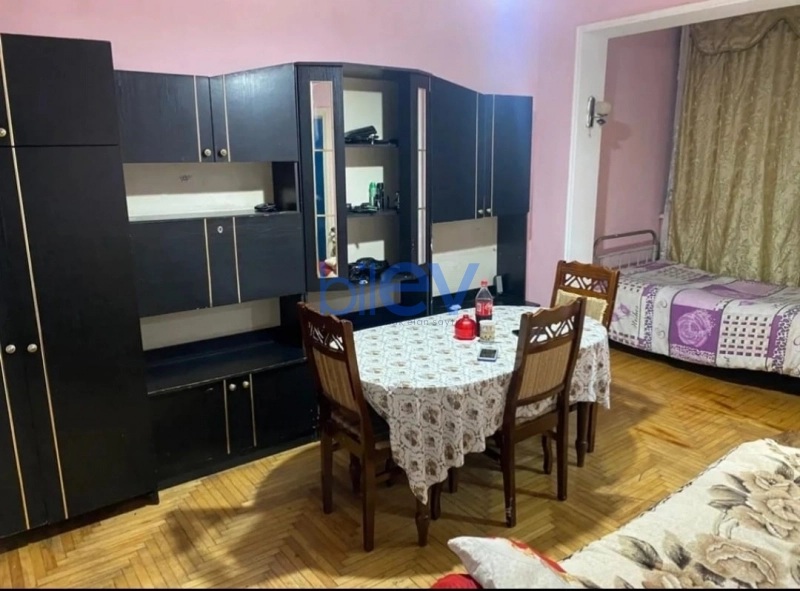 Aylıq Kirayə 2 otaqlı Köhnə Tikili bina evi  86m², Bakı