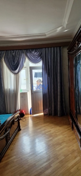 Aylıq Kirayə 3 otaqlı Yeni Tikili bina evi  115m², Bakı