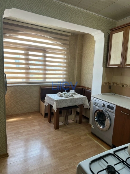 Aylıq Kirayə 3 otaqlı Köhnə Tikili bina evi  60m², Bakı