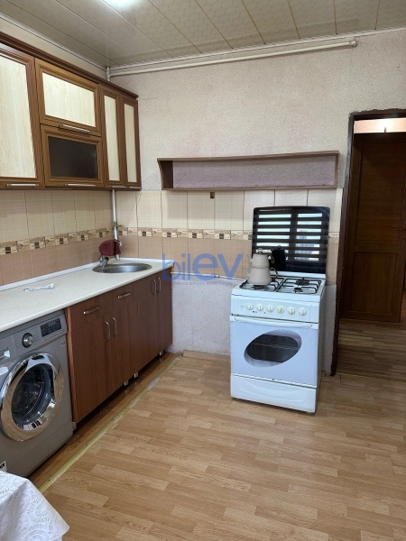 Aylıq Kirayə 3 otaqlı Köhnə Tikili bina evi  60m², Bakı