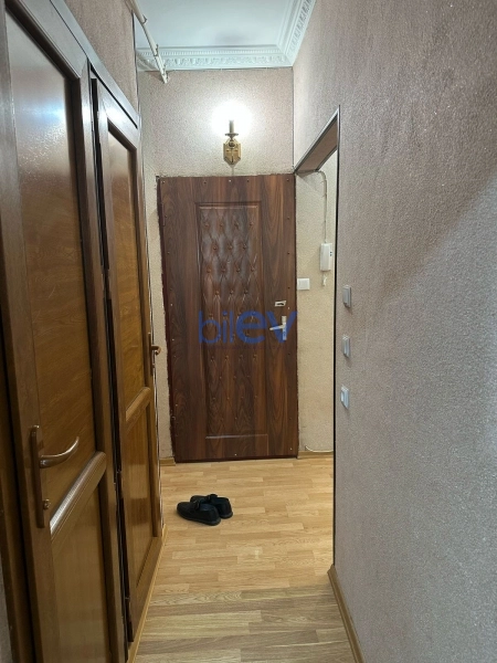 Aylıq Kirayə 3 otaqlı Köhnə Tikili bina evi  60m², Bakı