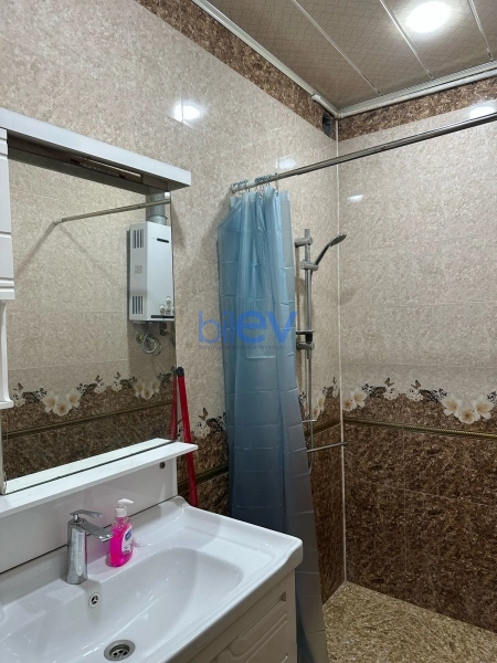 Aylıq Kirayə 3 otaqlı Köhnə Tikili bina evi  60m², Bakı