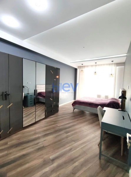 Aylıq Kirayə 3 otaqlı Yeni Tikili bina evi  128m², Bakı