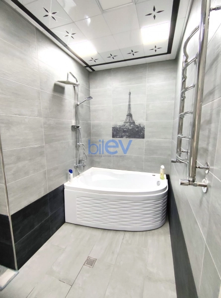 Aylıq Kirayə 3 otaqlı Yeni Tikili bina evi  128m², Bakı