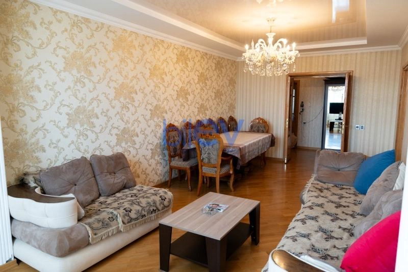 Satış 4 otaqlı Köhnə Tikili bina evi  100m², Bakı