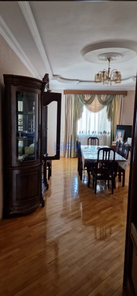 Aylıq Kirayə 3 otaqlı Yeni Tikili bina evi  115m², Bakı