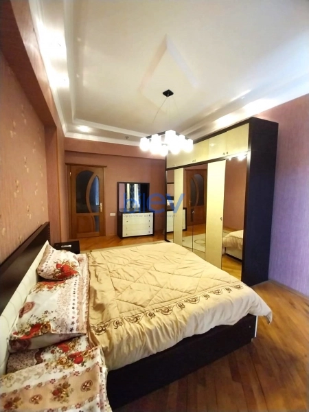 Aylıq Kirayə 2 otaqlı Yeni Tikili bina evi  90m², Bakı