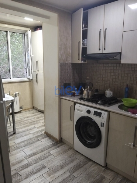 Satış 2 otaqlı Köhnə Tikili bina evi  80m², Bakı