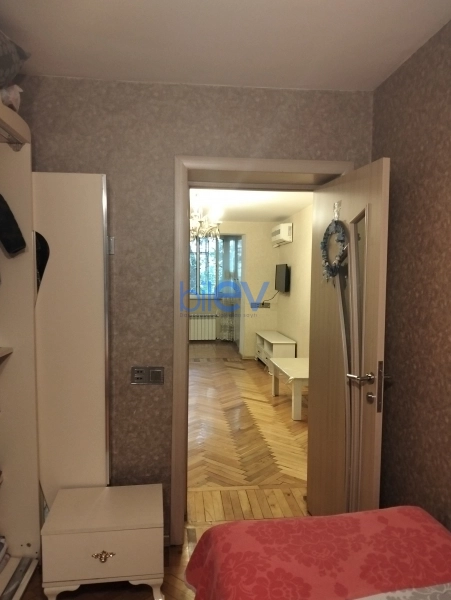 Satış 2 otaqlı Köhnə Tikili bina evi  80m², Bakı